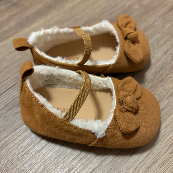 Old Navy Faux-Suede Sherpa-Lined Tan Bow-Tie Ballet Flats for Baby Size 3-6M - Picture 1 of 6
